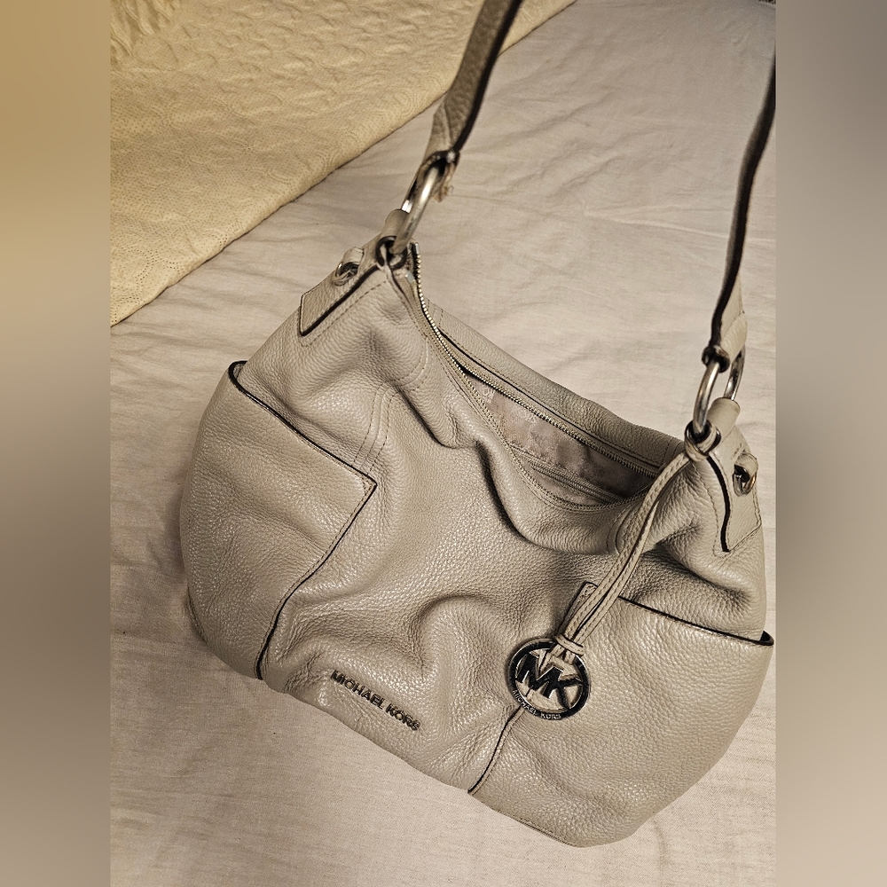 Michael Kors Light Grey Leather Shoulder Bag